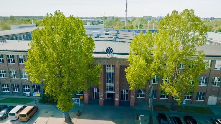 Volkswagen Poznań: Rekord produkcji w 2024 roku i liczne wyzwania na horyzoncie